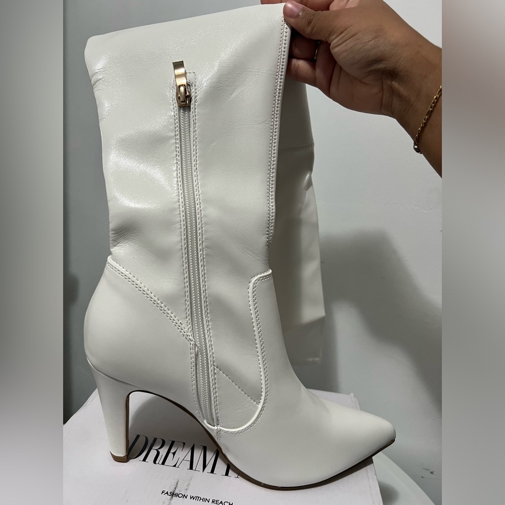 Pointed toe heeled boots